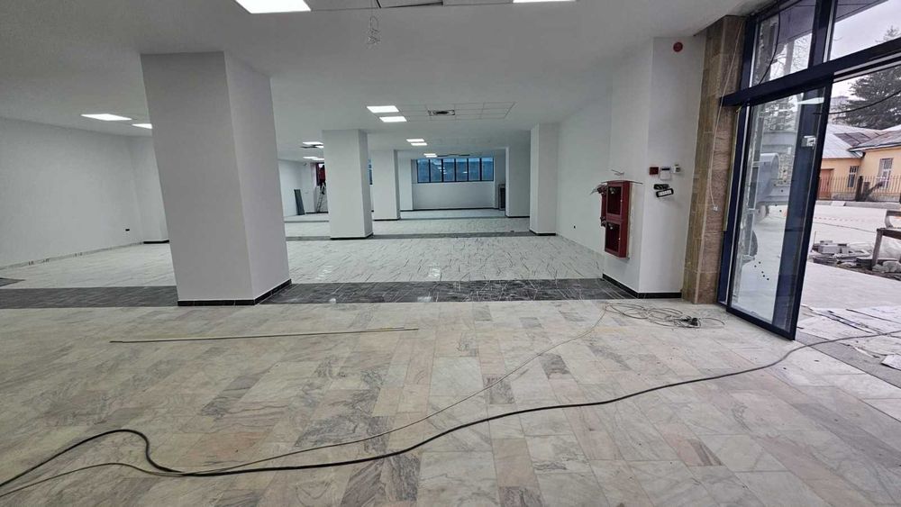 Spațiu Comercial de Închiriat – 370 mp – Ultracentral | Posibilitate Compartimentare – Spații de la 50 mp