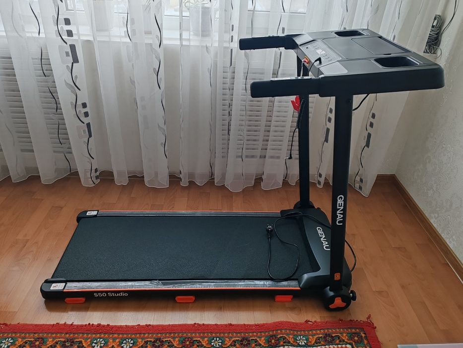 Беговые дорожка  Genau 550