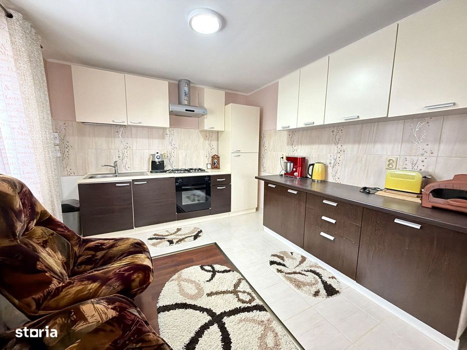 Vila P + M, 2009, teren 1000 mp, mobilată, Siretu - Saucesti