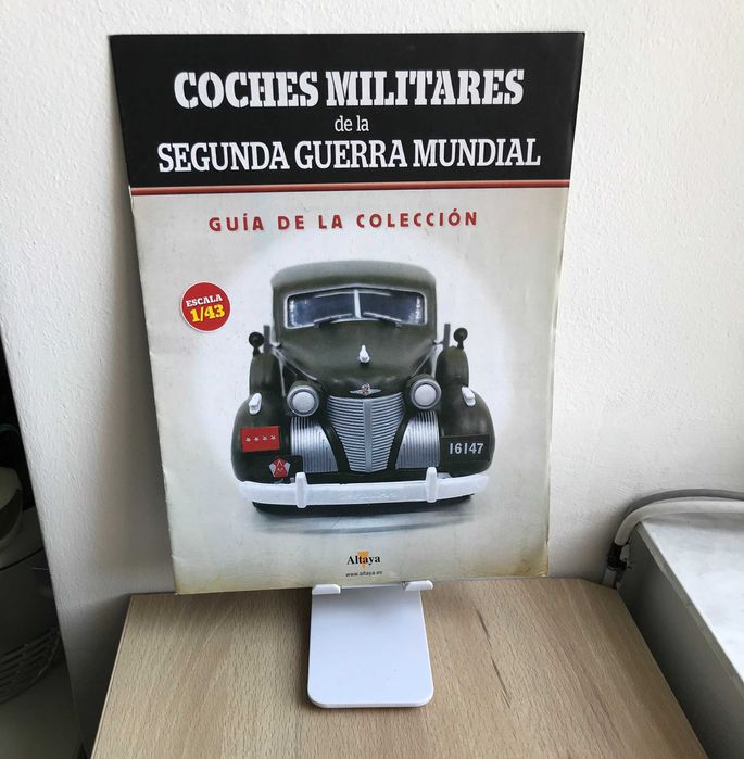 Lot reviste auto Vehicule Militare Mașini de Legendă Mașini de Război