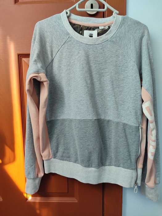 Дамски блузи в отлично състояние.