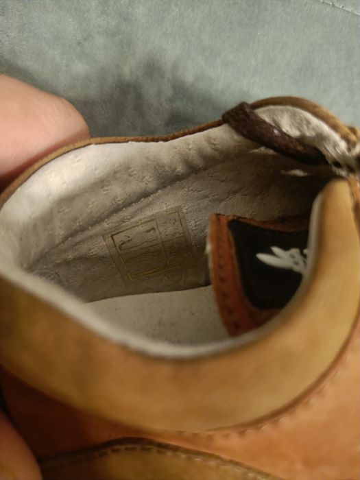 Incaltari / Pantofi / Adidas din piele - mărime 23/25