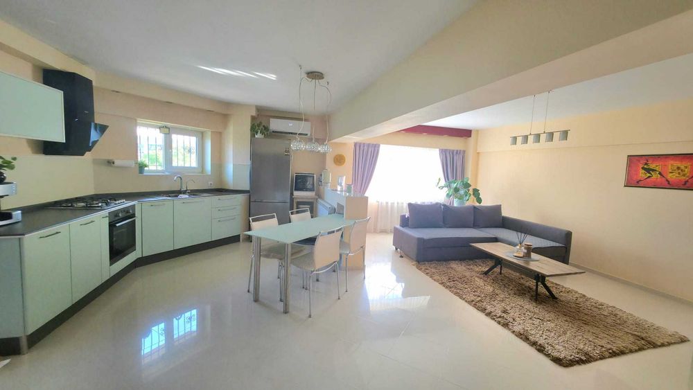 Apartament de inchiriat de lux 3 camere /2 camere ,terasa 25 mp