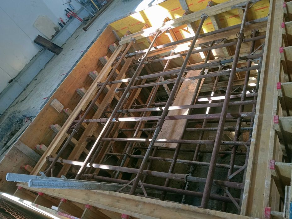 Execut garduri din beton armat