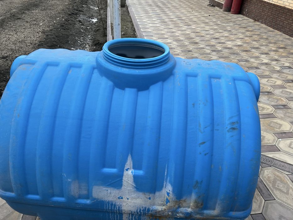 suv bochkasi sotiladi