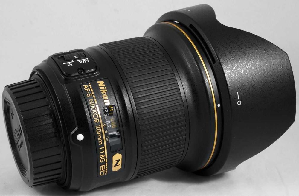 Объектив Nikkor 20 mm 1.8