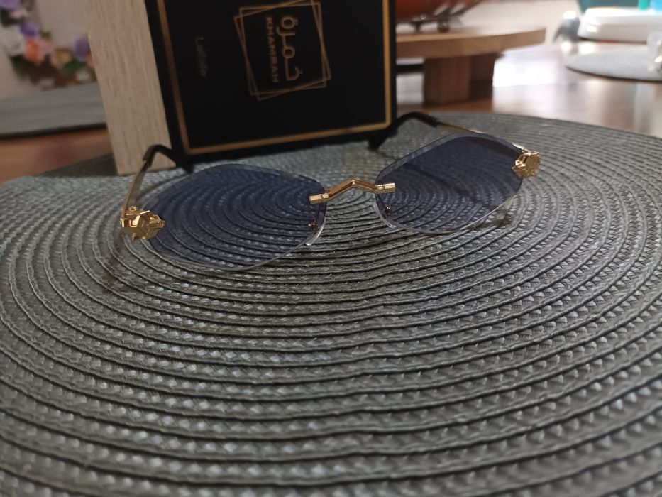 Чисто нови слънчеви очила по модел на cartier