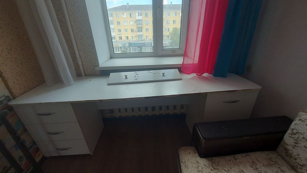 Отдам даром, мебель, газплиту.