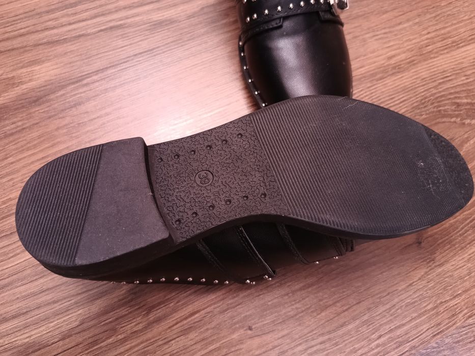 Pantofi noi mărime 39