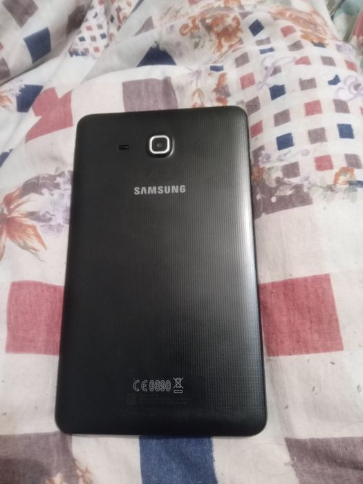 Планшет в хорошем состаение.