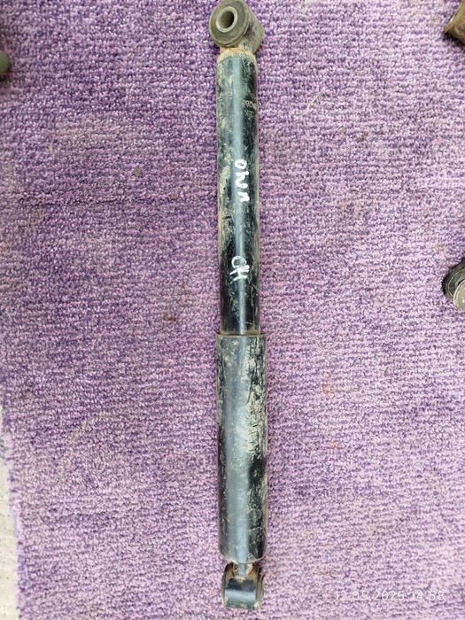 Продам стойки амортизаторы