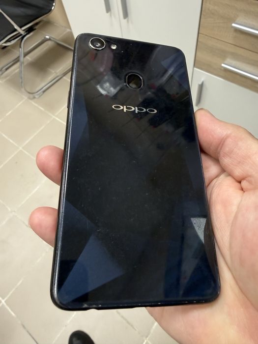 Oppo F7 4/64gb - отличен