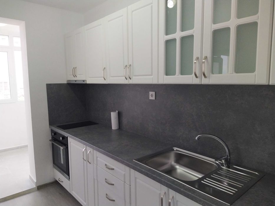 Продава четиристаен отличен в центъра