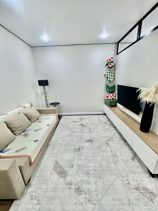 2 комн квартира в 10 мкр