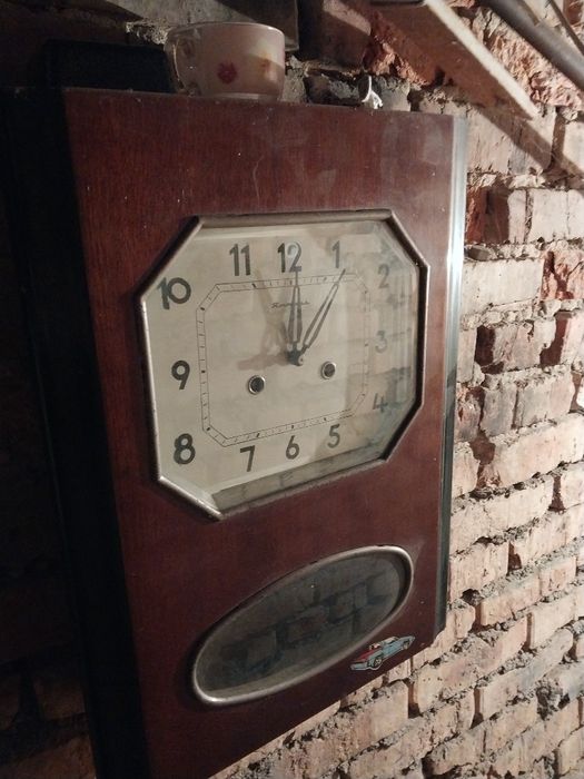 Продаю настенные часы СССР