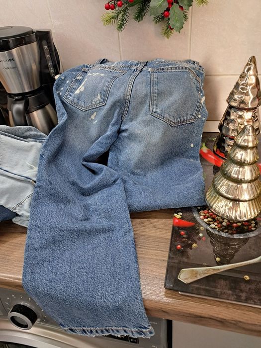 Blugi Zara cu rupturi mas 140-146