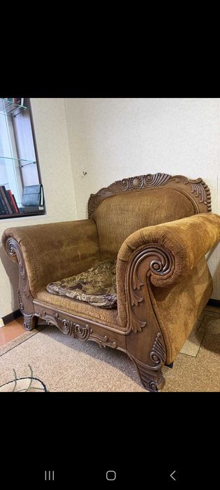 Диван и два кресла