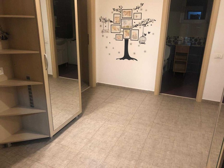 Inchiriez apartament 3 camere decomandat
