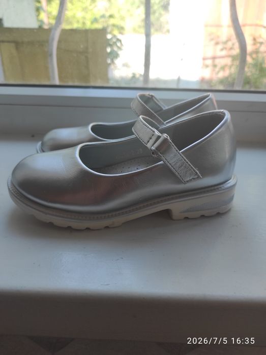 Туфельки на девочку 6-7 лет