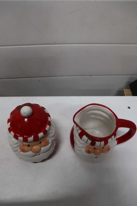 The Seasonal Gift Комплект купичка за захар, кана за мляко Дядо Коледа