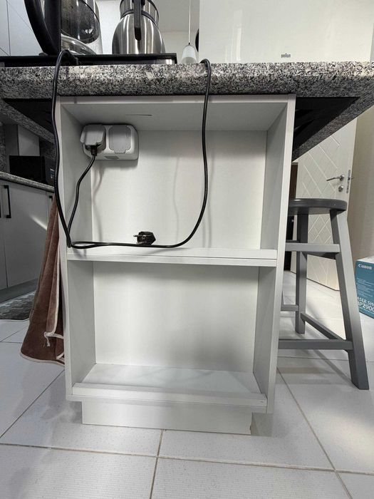 островок для кухни с гранитом + барные стулья