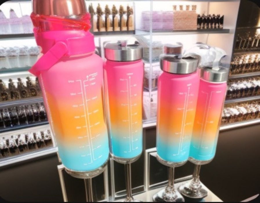 4 броя многоцветни термоса