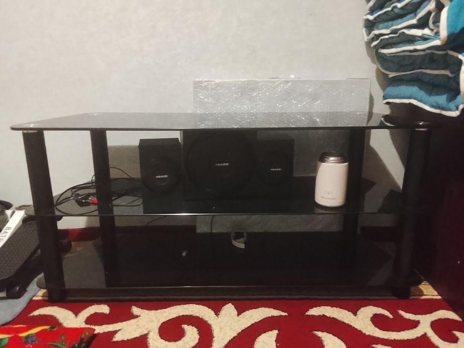 Телевизор қоятын подставка 10000 тг, колонка саьылмайды