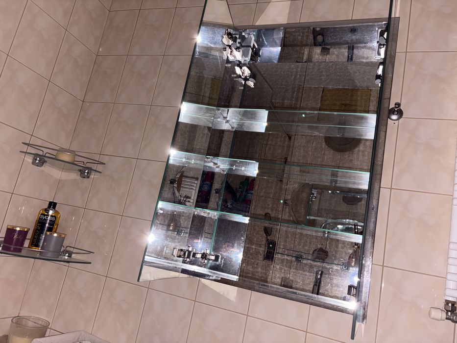 Super oferta 72 h!Dulap exclusiv facut din oglinzi pentru baie!