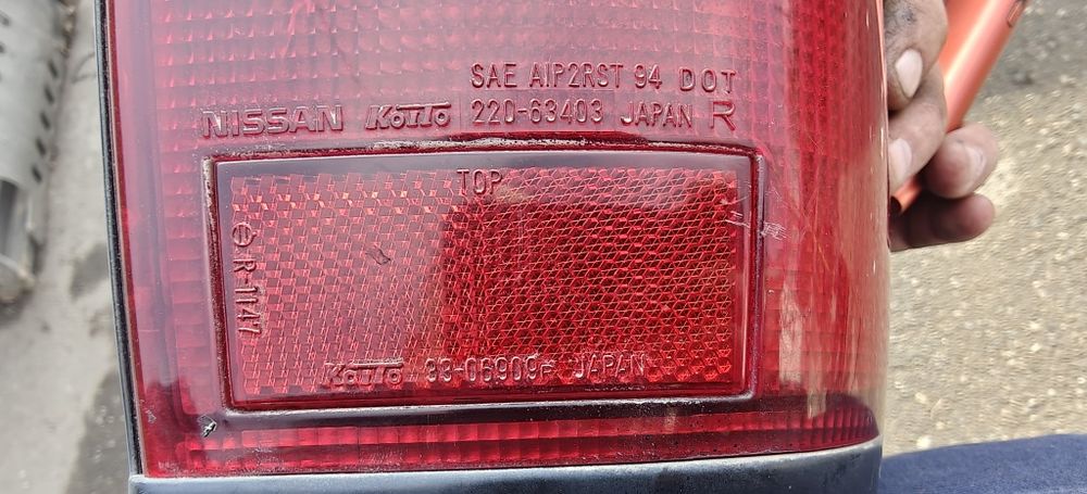 Задний стоп сигнал правый Nissan Terrano R50