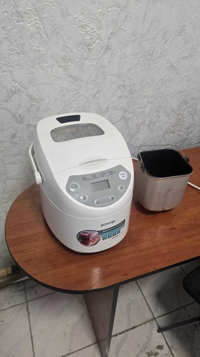 Продам Хлебопечь Gorenje модель BM910W