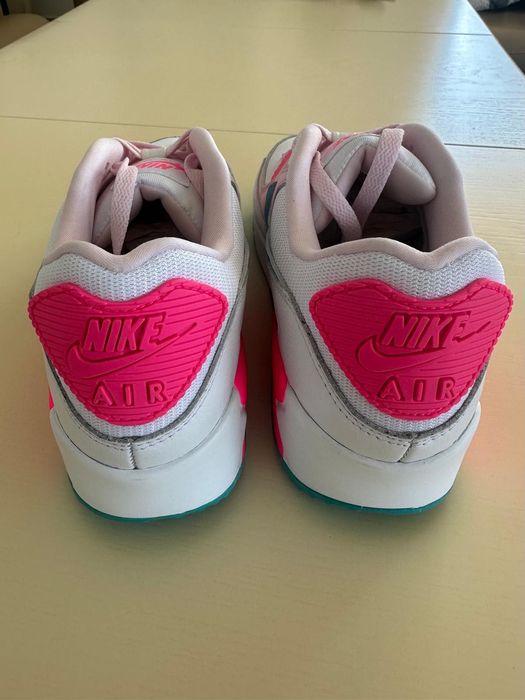 Дамски маратонки Nike Air Max 90