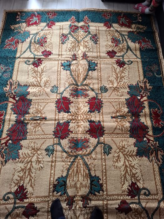 Covor persan nou de vânzare, are dimensiunea 200x300 cm.