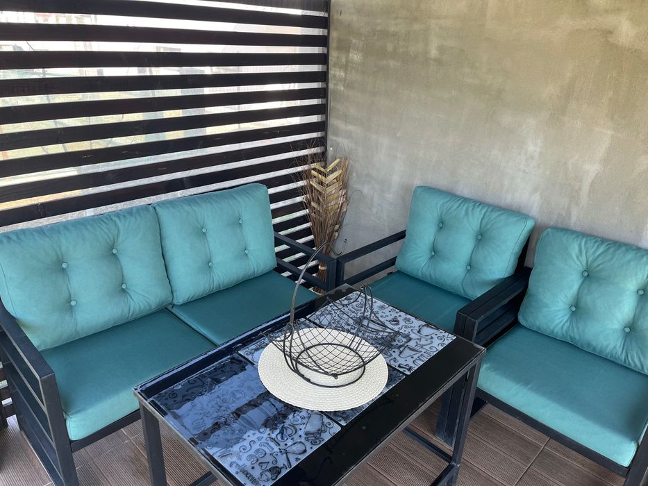 Set mobilier terasa din metal cu perne incluse