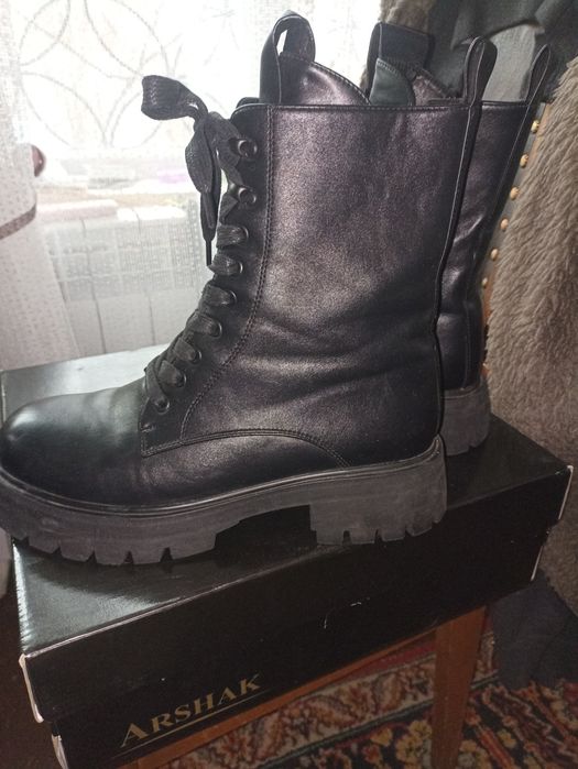 Берцы женские продам