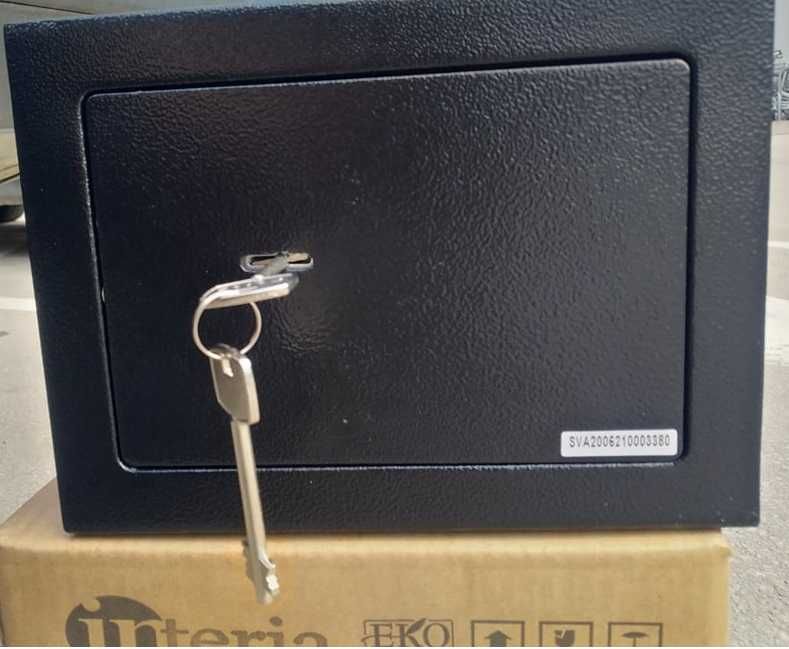 механичен трезор сейф, касa с ключ NEXTOOL външни размери 230х170х170м