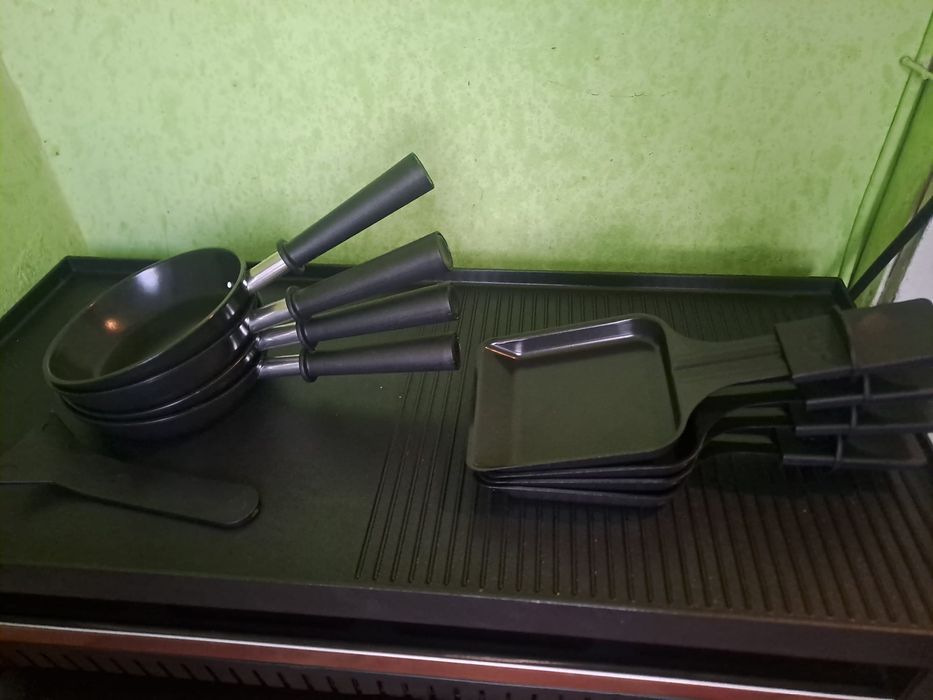 Plita grill si raclette 5in1, Solis, 791, 1400 W, 8 persoane, negru
Cod produs: 791