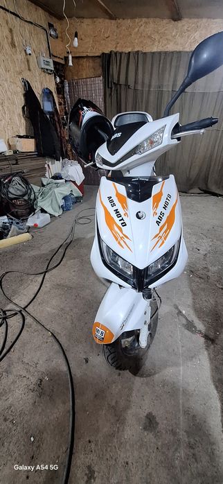 Продам скутор 125куб с доками