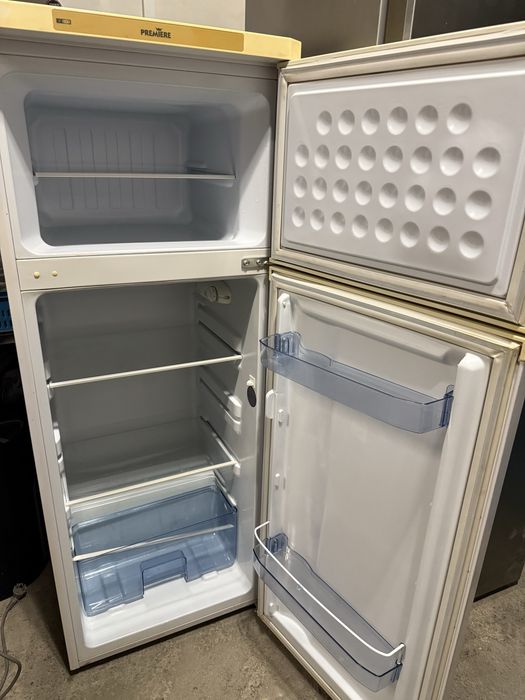 Хладилник с фризер