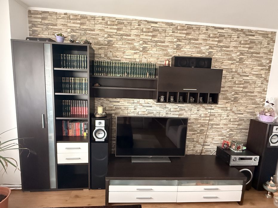 Vand mobila  living din lemn masiv/ mobexpert