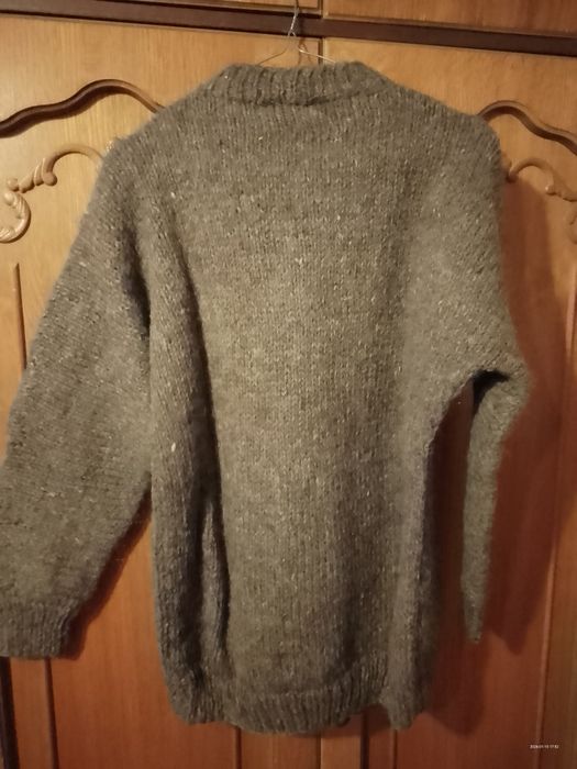 pulover și vesta din lana naturala