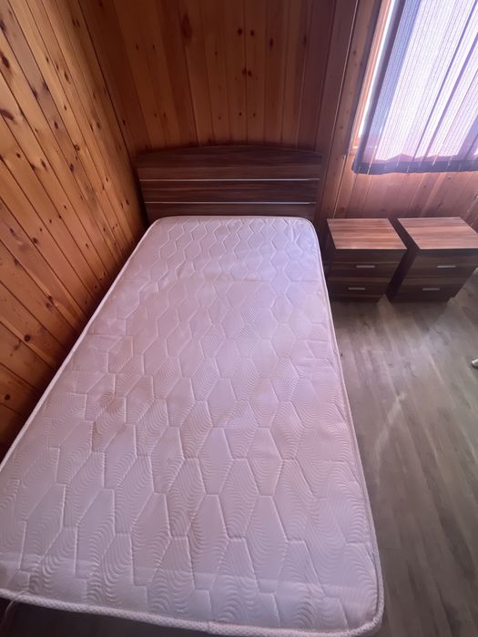 Кравать и матрас  с тумбачками