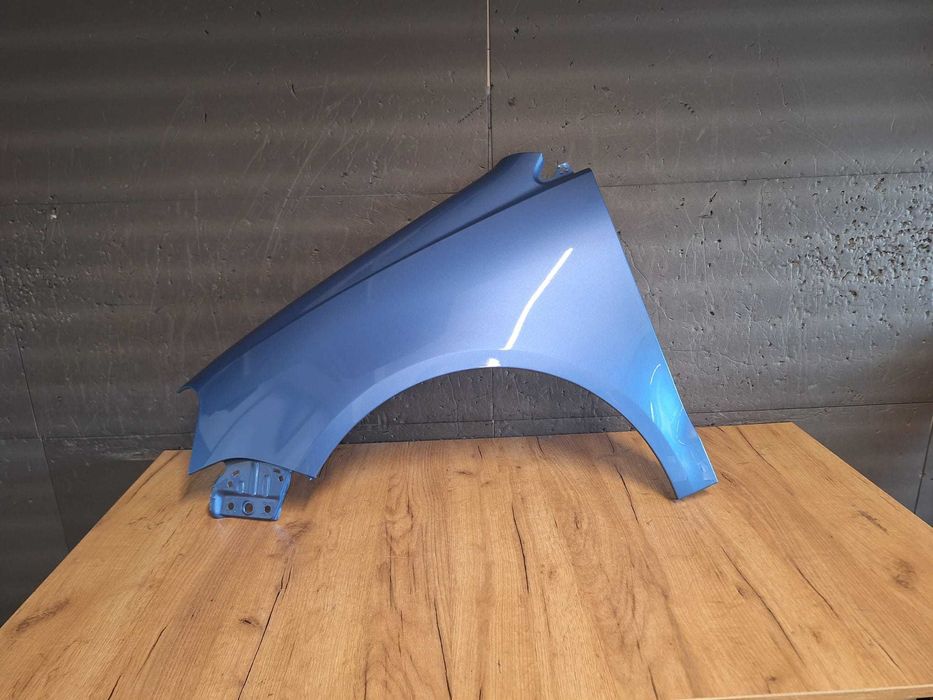 Aripa Fata Stanga VW Polo 6 VI 9N An 2005-2009 (LA5R (Albastru))