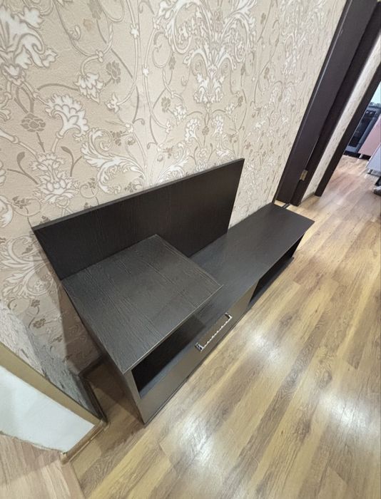 Продается тумбочка под телевизор