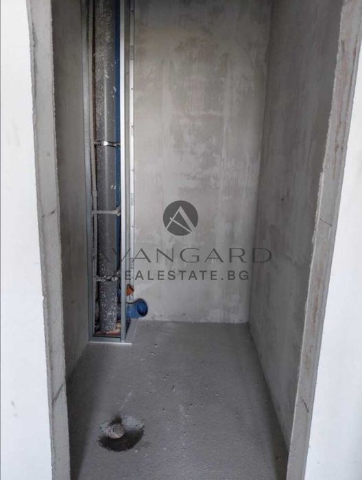 Продава се Тристаен апартамент в Пловдив, Остромила - 101 кв.м за 1818 €/кв.м - Снимка #5