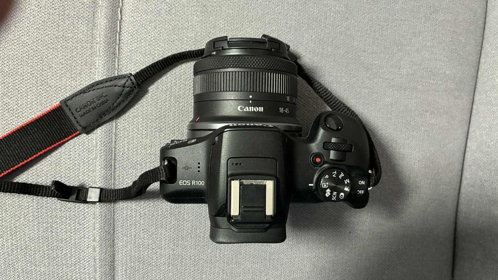 Canon EOS R100 + обектив Canon RF-S 18-45mm