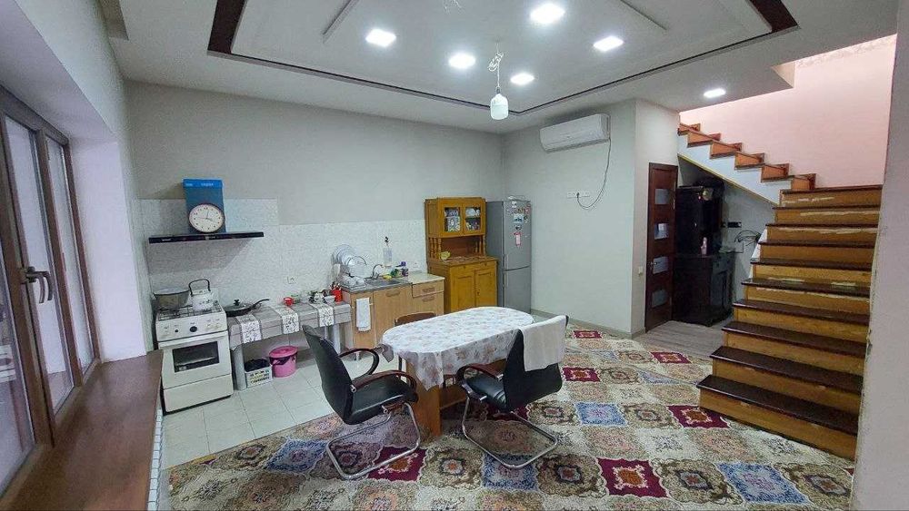 Просторный 2-этажный дом под офис, без посредников