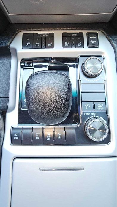 Toyota Land Cruiser 200
