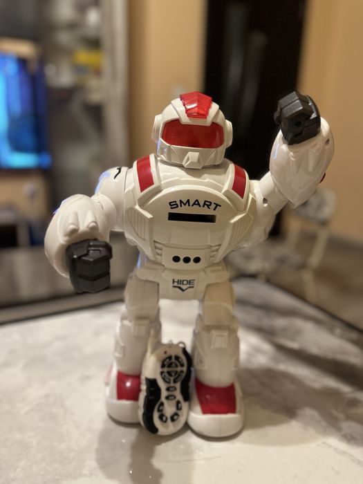 Интерактивен Музикален робот