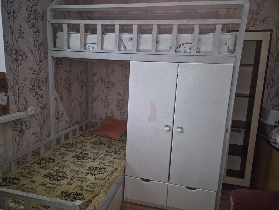 Кровать детская двухъярусная