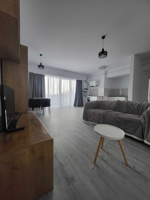 inchiriez apartament 2 camere ultracentral